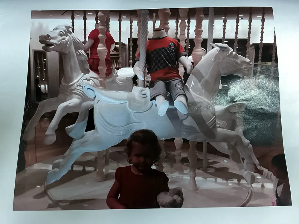 <span  class="uc_style_uc_tiles_grid_image_elementor_uc_items_attribute_title" style="color:#ffffff;">FullSizeRender (1) copy</span>