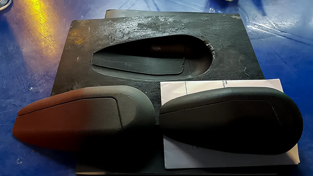 <span  class="uc_style_uc_tiles_grid_image_elementor_uc_items_attribute_title" style="color:#ffffff;">automotive-048</span>