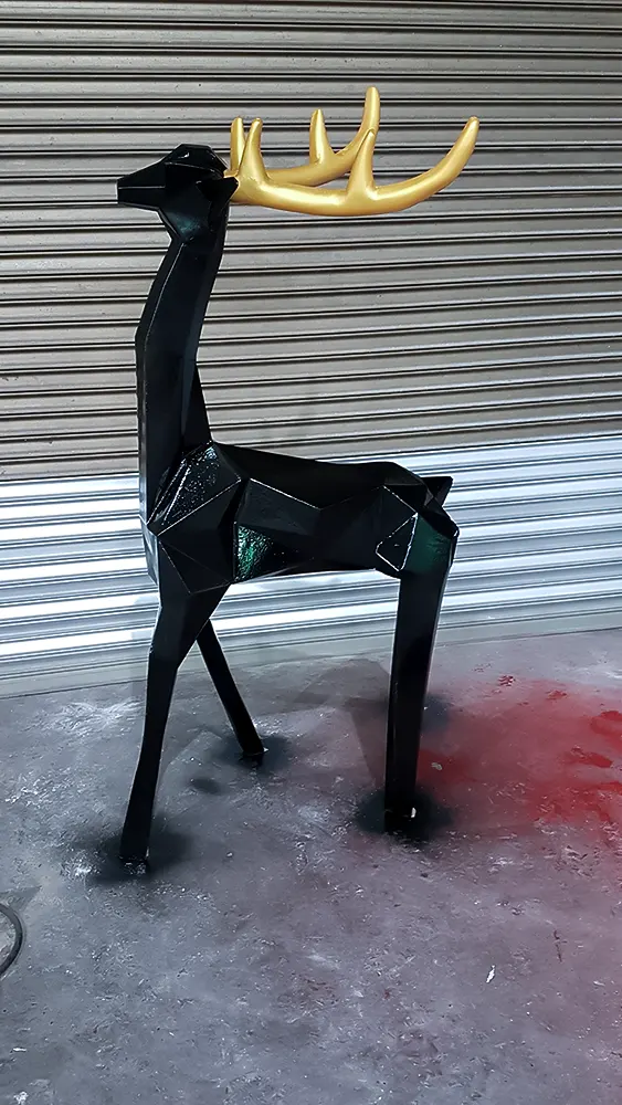 <span  class="uc_style_uc_tiles_grid_image_elementor_uc_items_attribute_title" style="color:#ffffff;">christmas-decoration-001</span>