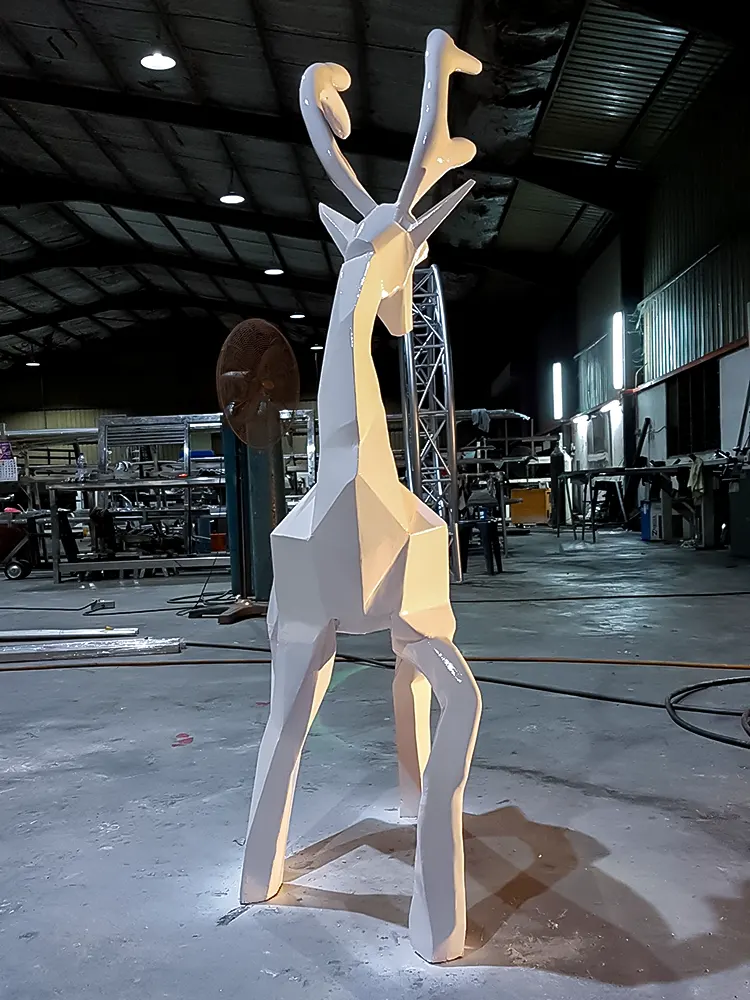 <span  class="uc_style_uc_tiles_grid_image_elementor_uc_items_attribute_title" style="color:#ffffff;">christmas-decoration-002</span>