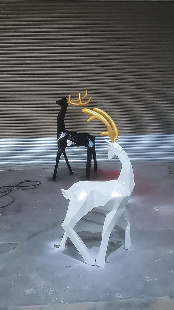 <span  class="uc_style_uc_tiles_grid_image_elementor_uc_items_attribute_title" style="color:#ffffff;">christmas-decoration-009</span>