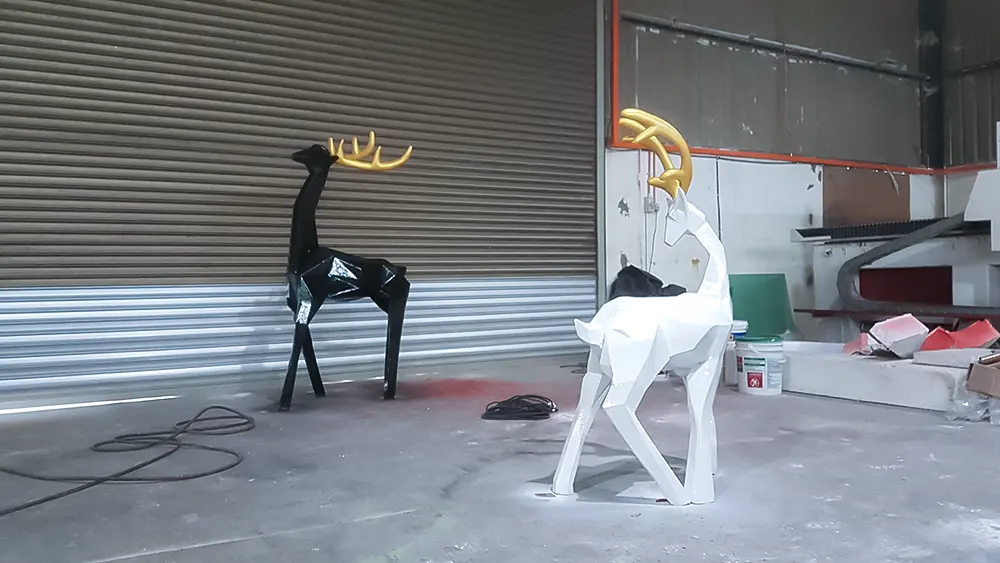 <span  class="uc_style_uc_tiles_grid_image_elementor_uc_items_attribute_title" style="color:#ffffff;">christmas-decoration-010</span>