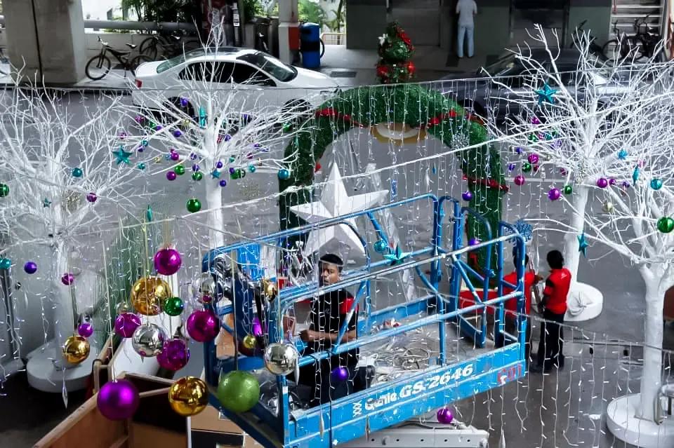 <span  class="uc_style_uc_tiles_grid_image_elementor_uc_items_attribute_title" style="color:#ffffff;">christmas-decoration-020</span>