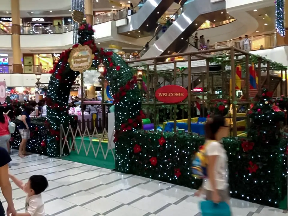 <span  class="uc_style_uc_tiles_grid_image_elementor_uc_items_attribute_title" style="color:#ffffff;">christmas-decoration-029</span>