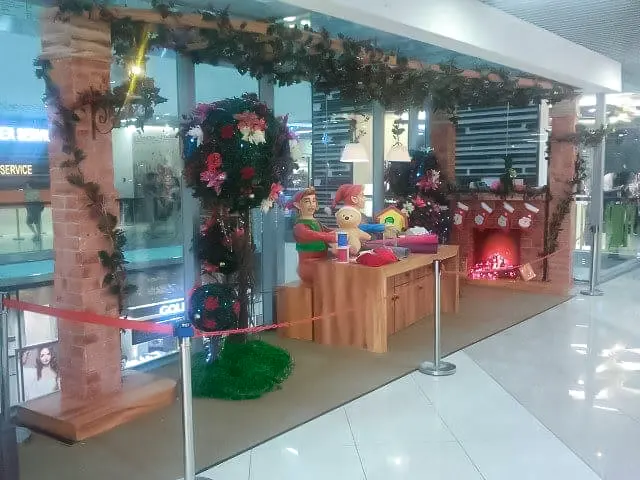 <span  class="uc_style_uc_tiles_grid_image_elementor_uc_items_attribute_title" style="color:#ffffff;">christmas-decoration-032</span>