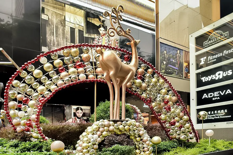 <span  class="uc_style_uc_tiles_grid_image_elementor_uc_items_attribute_title" style="color:#ffffff;">christmas-decoration-038</span>