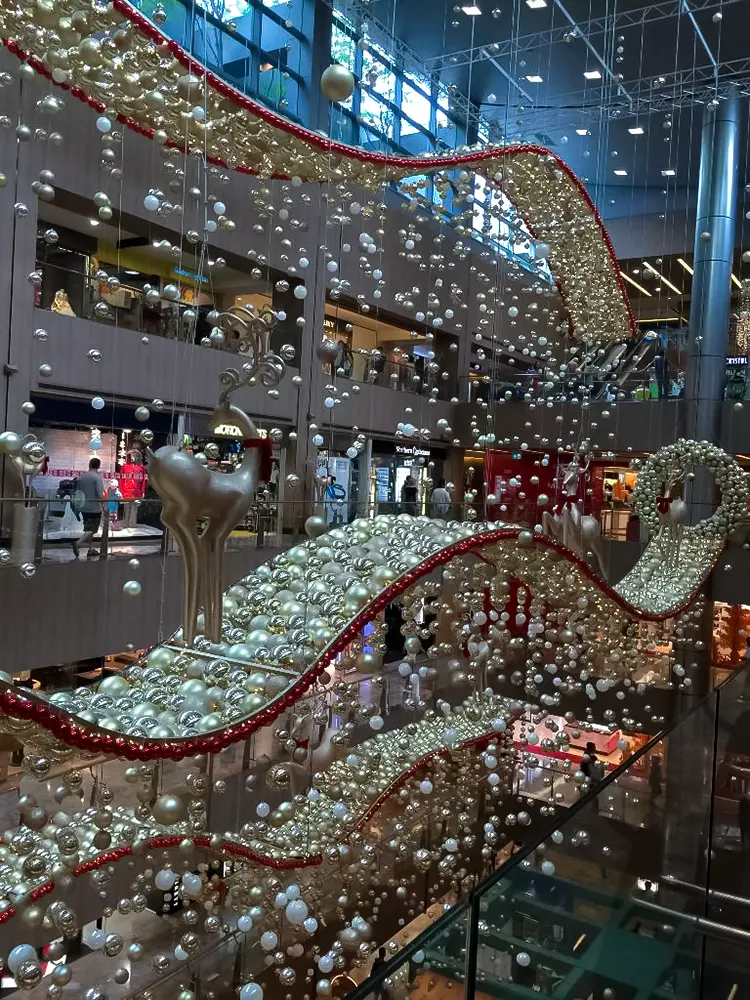 <span  class="uc_style_uc_tiles_grid_image_elementor_uc_items_attribute_title" style="color:#ffffff;">christmas-decoration-042</span>