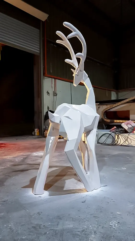 <span  class="uc_style_uc_tiles_grid_image_elementor_uc_items_attribute_title" style="color:#ffffff;">christmas-decoration-047</span>