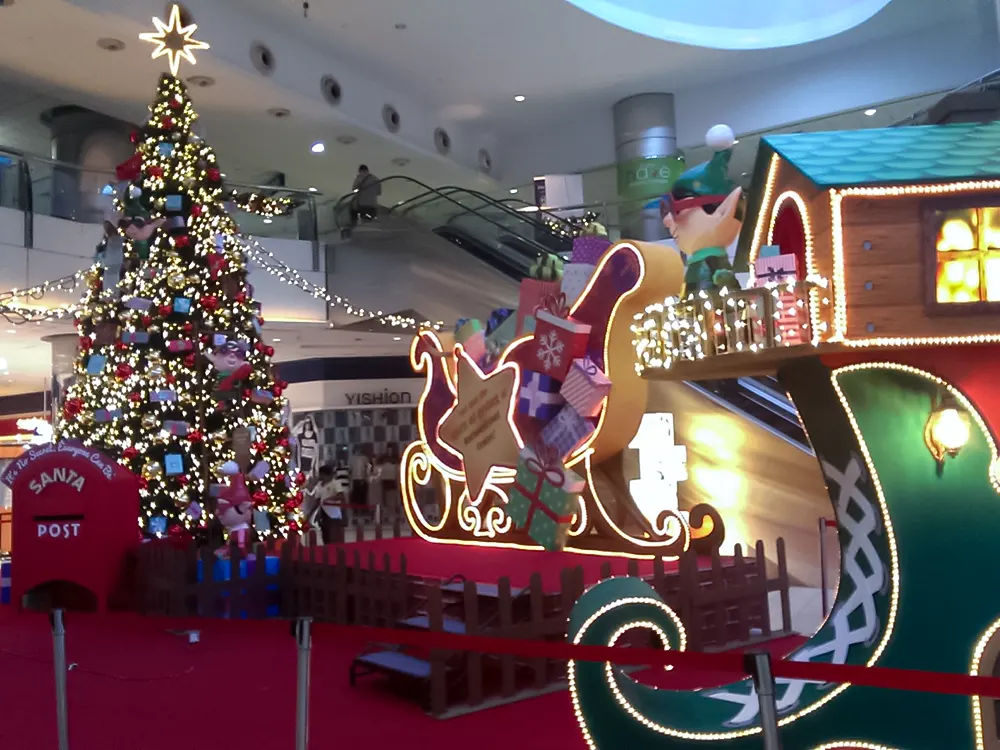 <span  class="uc_style_uc_tiles_grid_image_elementor_uc_items_attribute_title" style="color:#ffffff;">christmas-decoration-066</span>