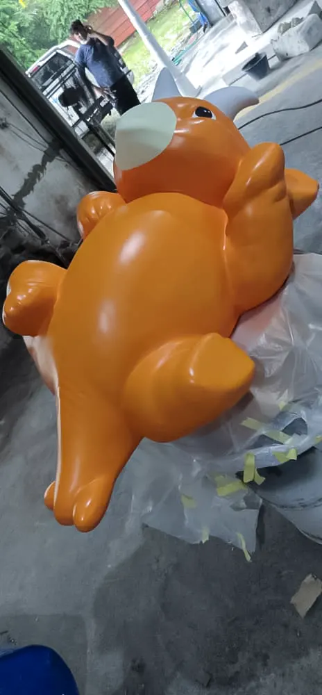 <span  class="uc_style_uc_tiles_grid_image_elementor_uc_items_attribute_title" style="color:#ffffff;">commercial-props (131)</span>