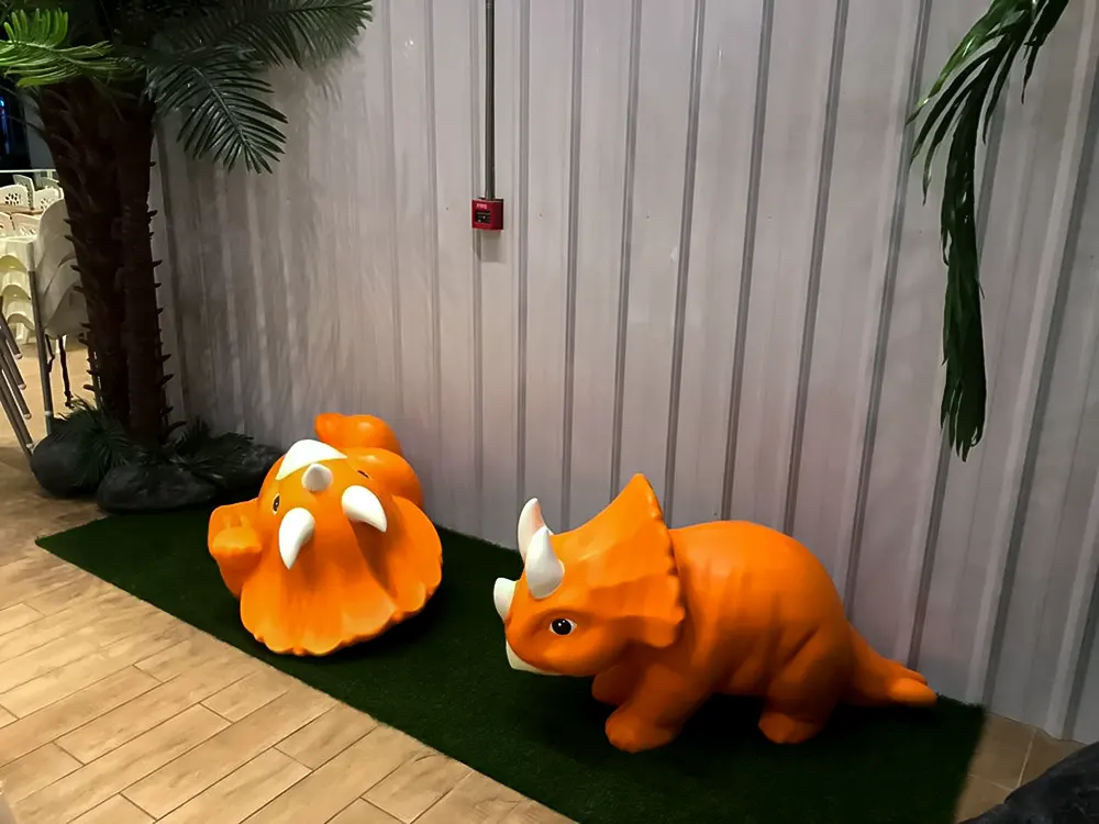 <span  class="uc_style_uc_tiles_grid_image_elementor_uc_items_attribute_title" style="color:#ffffff;">commercial-props (141)</span>