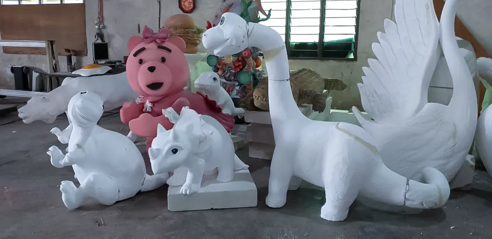 <span  class="uc_style_uc_tiles_grid_image_elementor_uc_items_attribute_title" style="color:#ffffff;">commercial-props (24)</span>