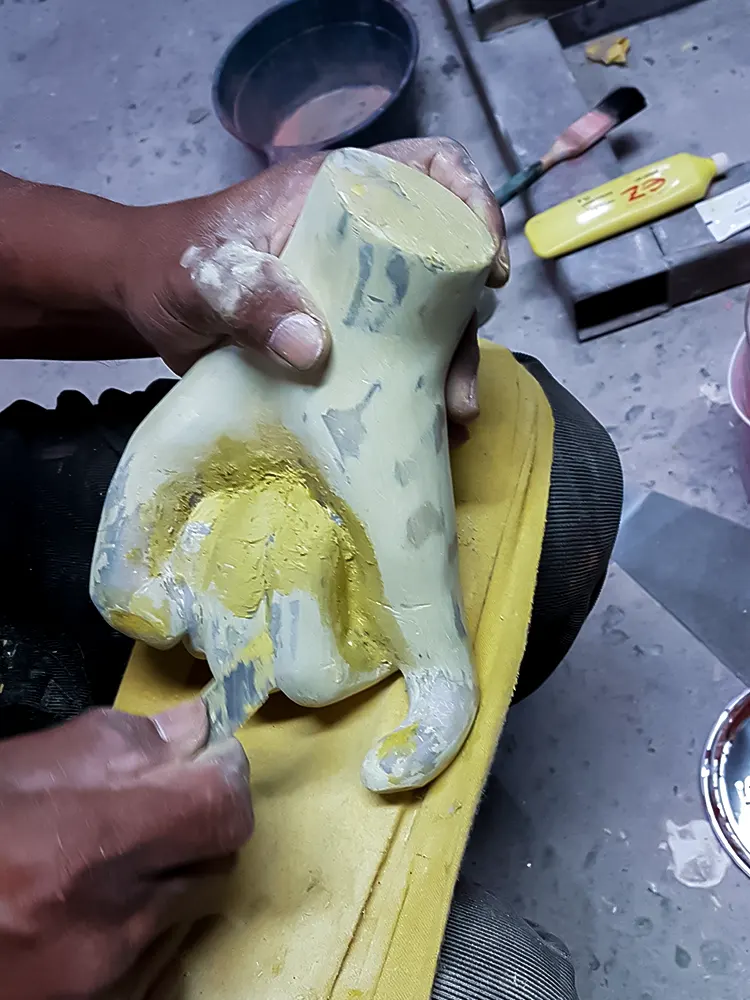 <span  class="uc_style_uc_tiles_grid_image_elementor_uc_items_attribute_title" style="color:#ffffff;">dirorama-liang-054</span>