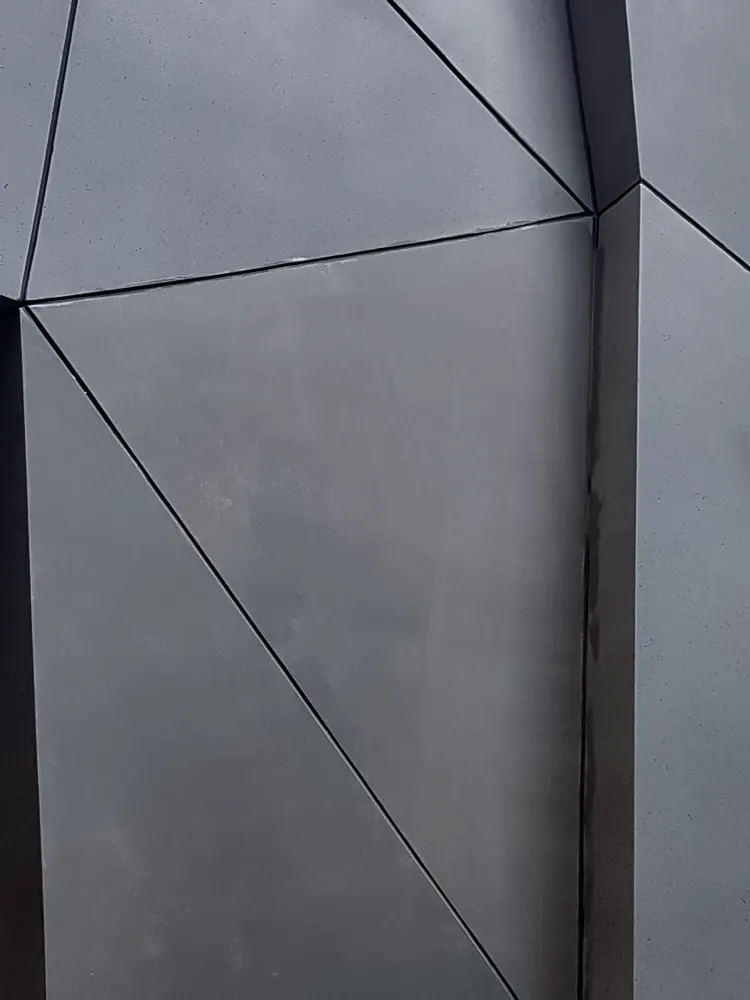 <span  class="uc_style_uc_tiles_grid_image_elementor_uc_items_attribute_title" style="color:#ffffff;">futura-apartment-007</span>