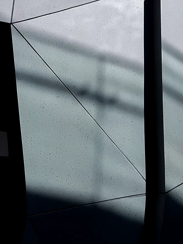 <span  class="uc_style_uc_tiles_grid_image_elementor_uc_items_attribute_title" style="color:#ffffff;">futura-apartment-011</span>