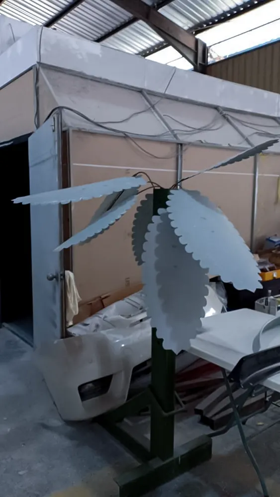 <span  class="uc_style_uc_tiles_grid_image_elementor_uc_items_attribute_title" style="color:#ffffff;">hermes-retail -window-display-001</span>