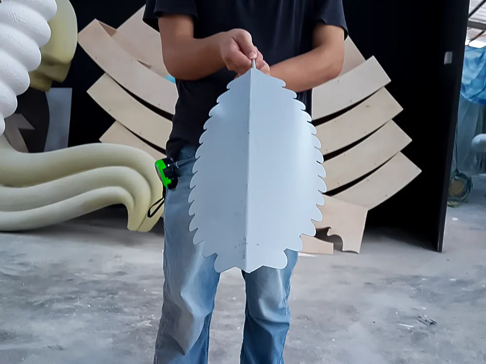 <span  class="uc_style_uc_tiles_grid_image_elementor_uc_items_attribute_title" style="color:#ffffff;">hermes-retail -window-display-002</span>