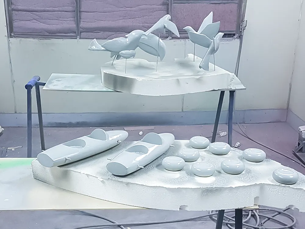 <span  class="uc_style_uc_tiles_grid_image_elementor_uc_items_attribute_title" style="color:#ffffff;">hermes-retail -window-display-009</span>