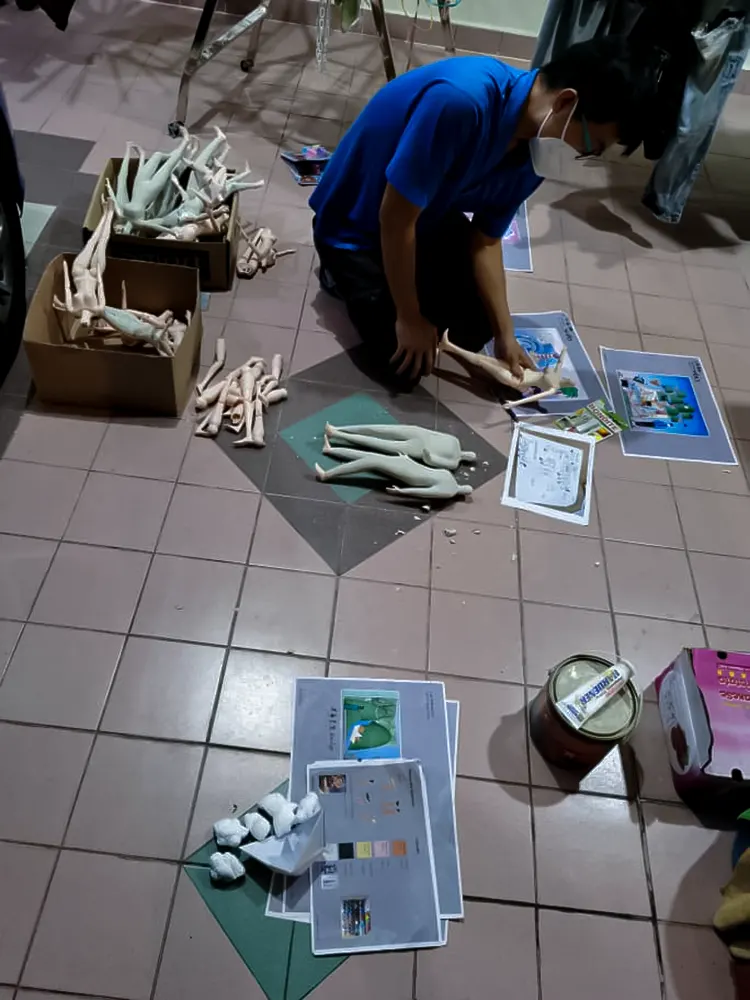 <span  class="uc_style_uc_tiles_grid_image_elementor_uc_items_attribute_title" style="color:#ffffff;">hermes-retail -window-display-016</span>