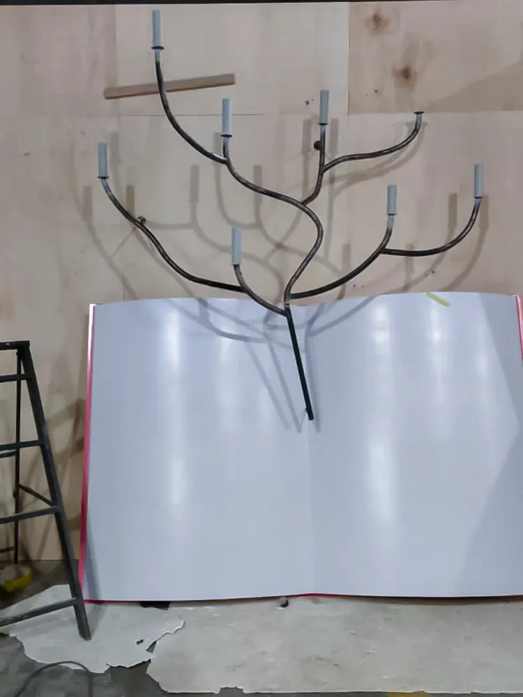 <span  class="uc_style_uc_tiles_grid_image_elementor_uc_items_attribute_title" style="color:#ffffff;">hermes-retail -window-display-018</span>