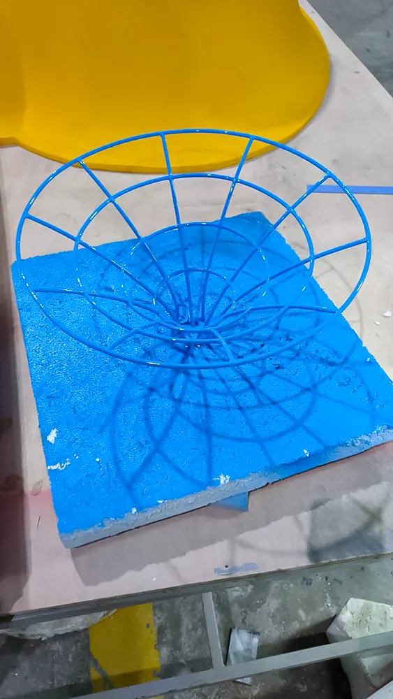 <span  class="uc_style_uc_tiles_grid_image_elementor_uc_items_attribute_title" style="color:#ffffff;">hermes-retail -window-display-019</span>