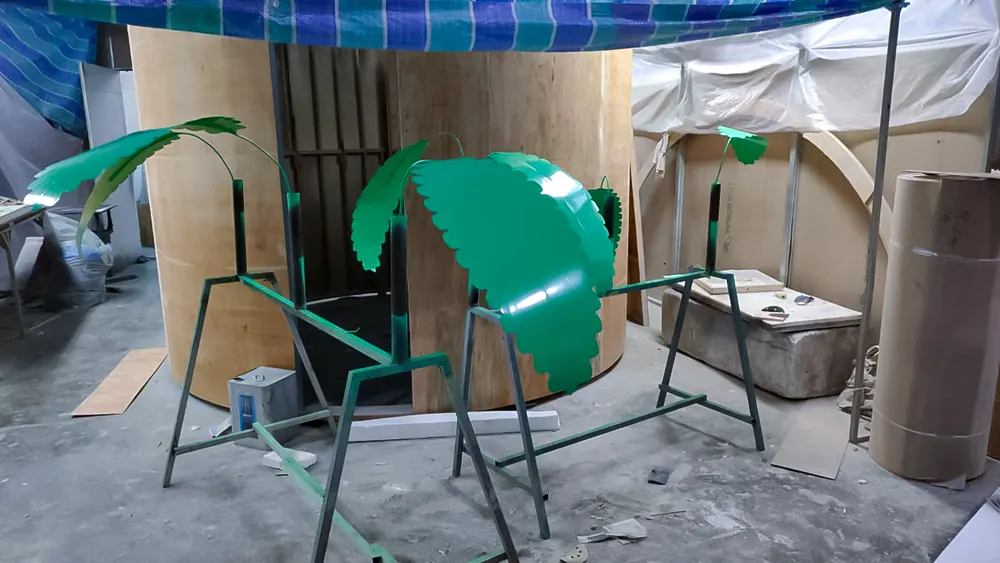 <span  class="uc_style_uc_tiles_grid_image_elementor_uc_items_attribute_title" style="color:#ffffff;">hermes-retail -window-display-021</span>