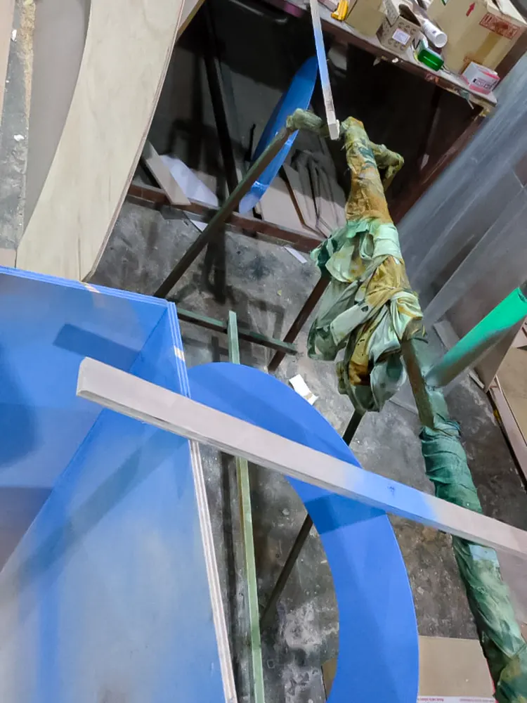 <span  class="uc_style_uc_tiles_grid_image_elementor_uc_items_attribute_title" style="color:#ffffff;">hermes-retail -window-display-022</span>