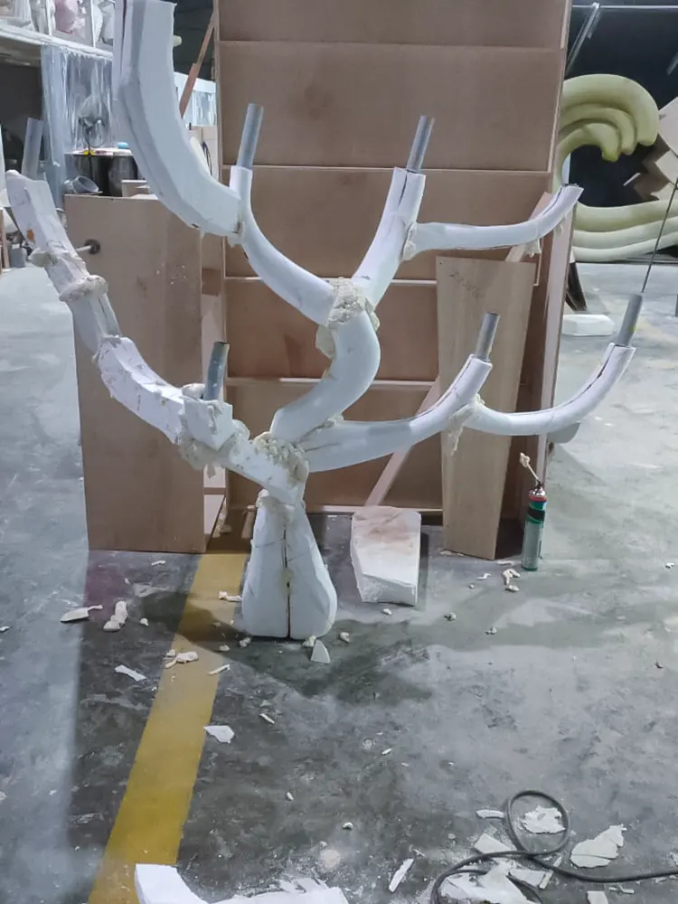 <span  class="uc_style_uc_tiles_grid_image_elementor_uc_items_attribute_title" style="color:#ffffff;">hermes-retail -window-display-026</span>