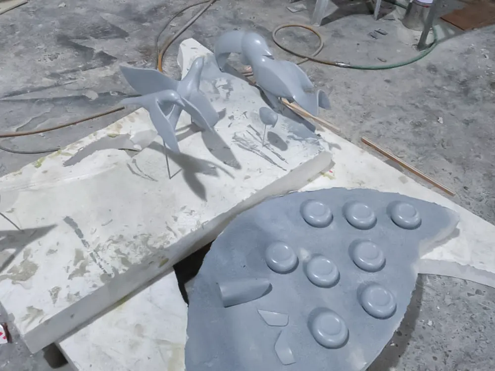 <span  class="uc_style_uc_tiles_grid_image_elementor_uc_items_attribute_title" style="color:#ffffff;">hermes-retail -window-display-027</span>