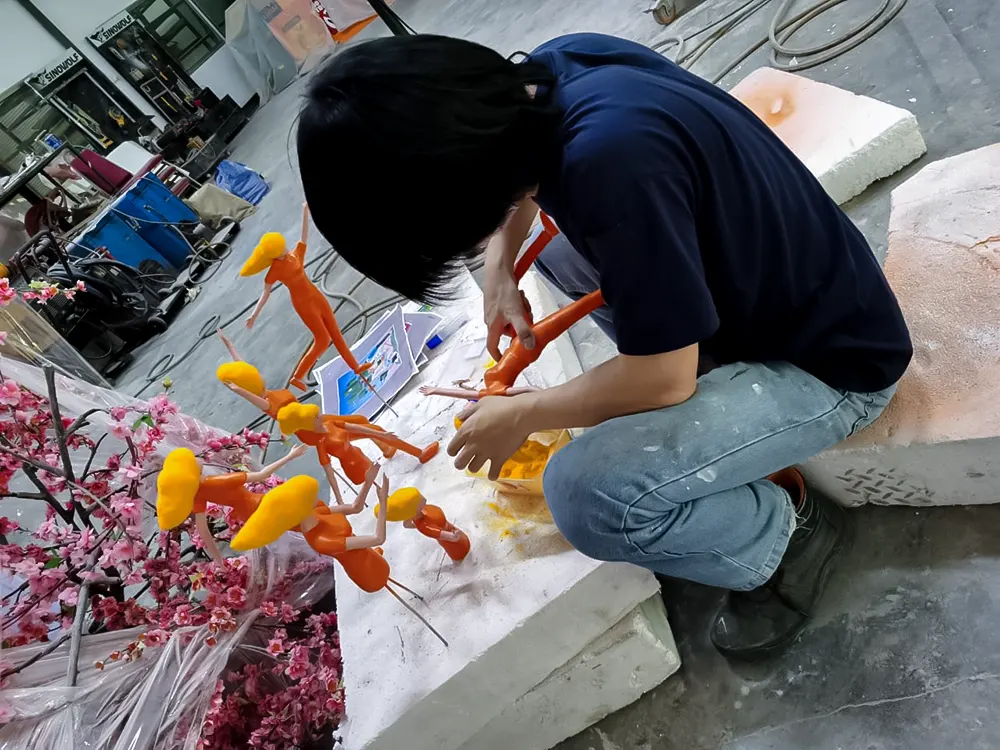 <span  class="uc_style_uc_tiles_grid_image_elementor_uc_items_attribute_title" style="color:#ffffff;">hermes-retail -window-display-050</span>