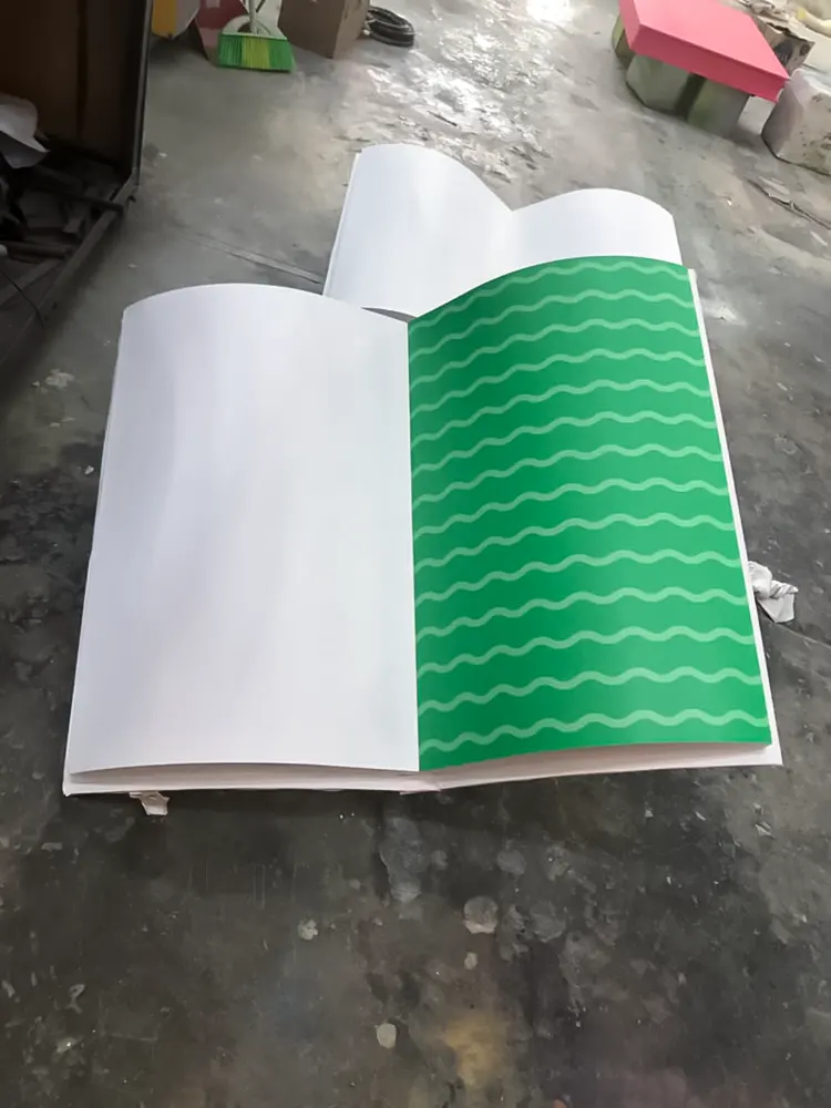 <span  class="uc_style_uc_tiles_grid_image_elementor_uc_items_attribute_title" style="color:#ffffff;">hermes-retail -window-display-056</span>