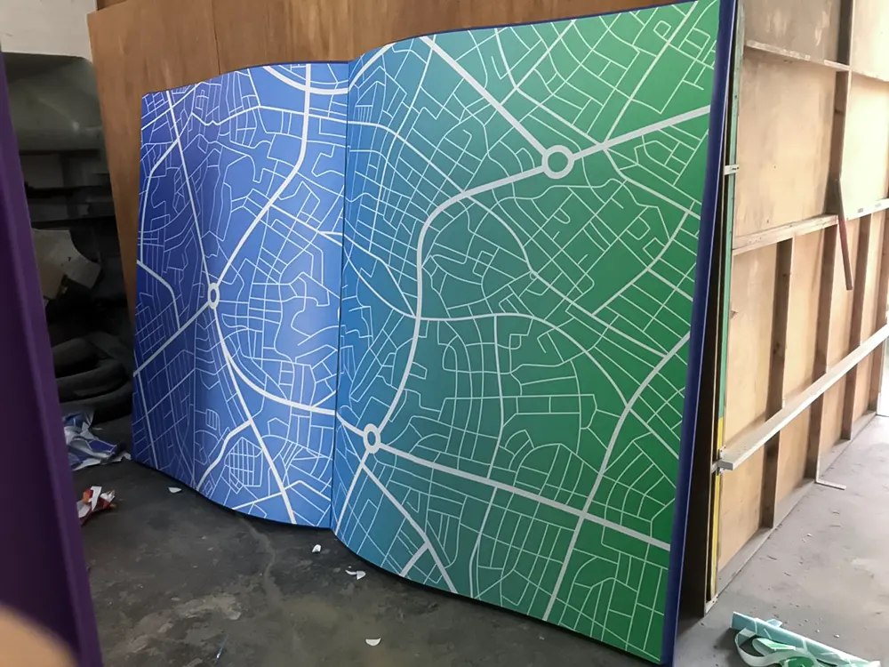 <span  class="uc_style_uc_tiles_grid_image_elementor_uc_items_attribute_title" style="color:#ffffff;">hermes-retail -window-display-057</span>