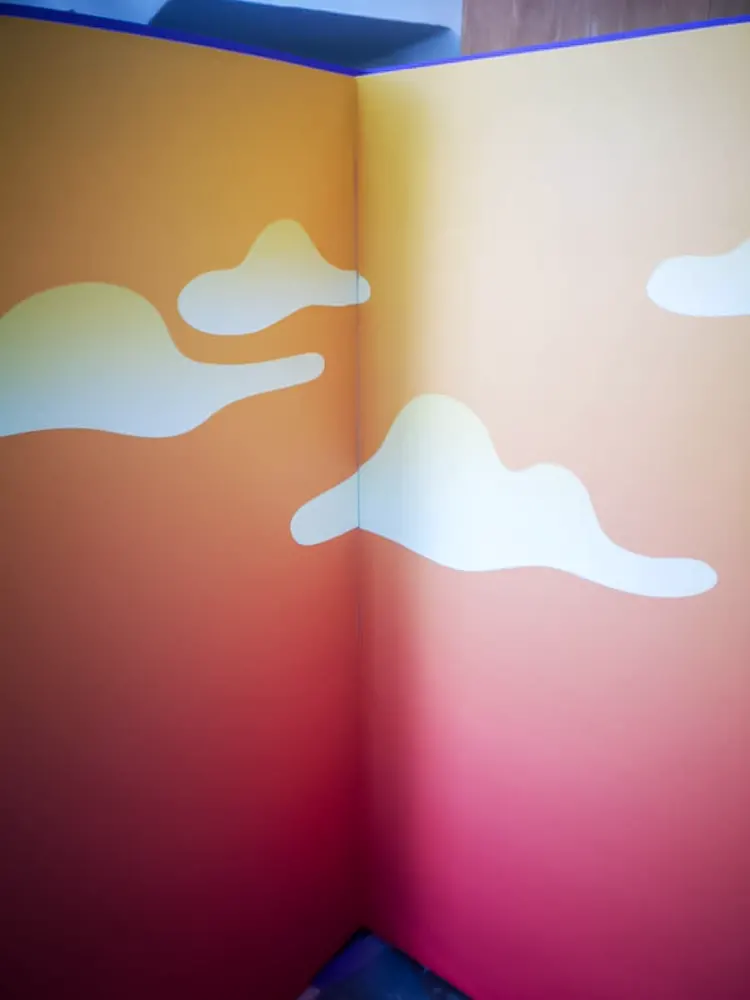 <span  class="uc_style_uc_tiles_grid_image_elementor_uc_items_attribute_title" style="color:#ffffff;">hermes-retail -window-display-059</span>