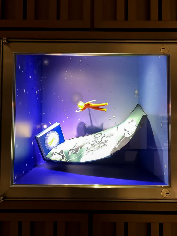 <span  class="uc_style_uc_tiles_grid_image_elementor_uc_items_attribute_title" style="color:#ffffff;">hermes-retail -window-display-076</span>