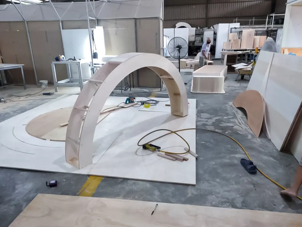 <span  class="uc_style_uc_tiles_grid_image_elementor_uc_items_attribute_title" style="color:#ffffff;">mbs-christmas-008</span>