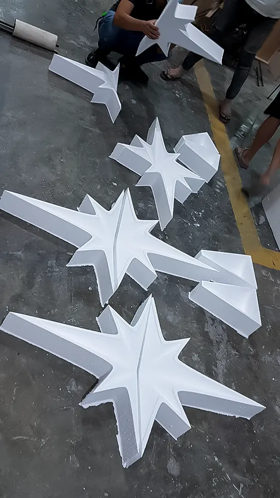 <span  class="uc_style_uc_tiles_grid_image_elementor_uc_items_attribute_title" style="color:#ffffff;">mbs-christmas-035</span>