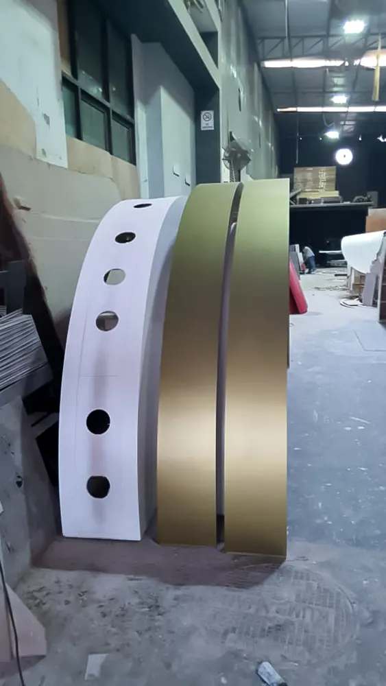 <span  class="uc_style_uc_tiles_grid_image_elementor_uc_items_attribute_title" style="color:#ffffff;">mbs-christmas-038</span>