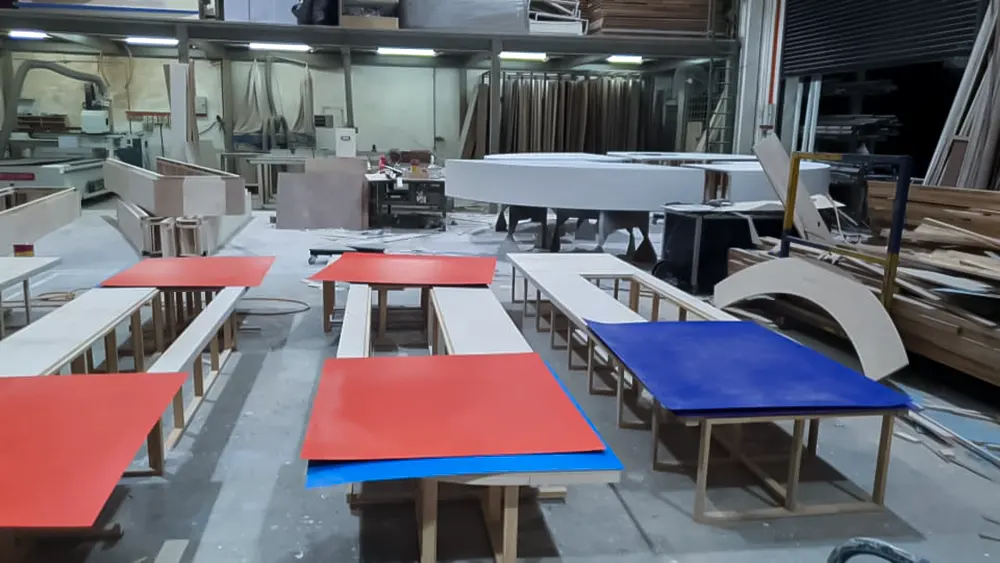 <span  class="uc_style_uc_tiles_grid_image_elementor_uc_items_attribute_title" style="color:#ffffff;">mbs-christmas-042</span>