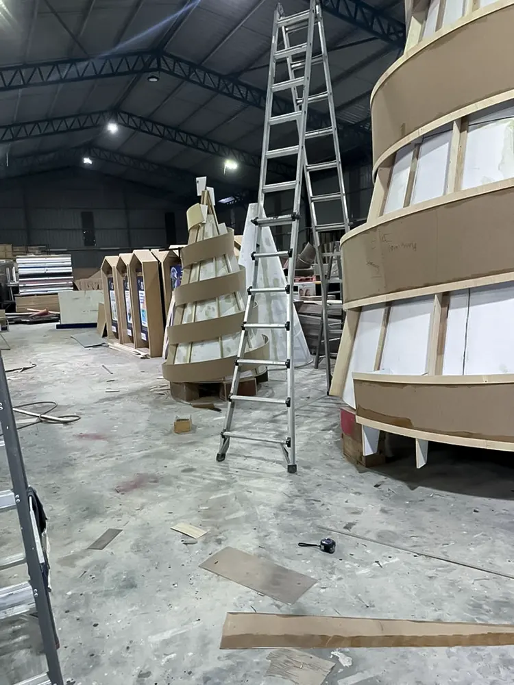 <span  class="uc_style_uc_tiles_grid_image_elementor_uc_items_attribute_title" style="color:#ffffff;">mbs-christmas-054</span>