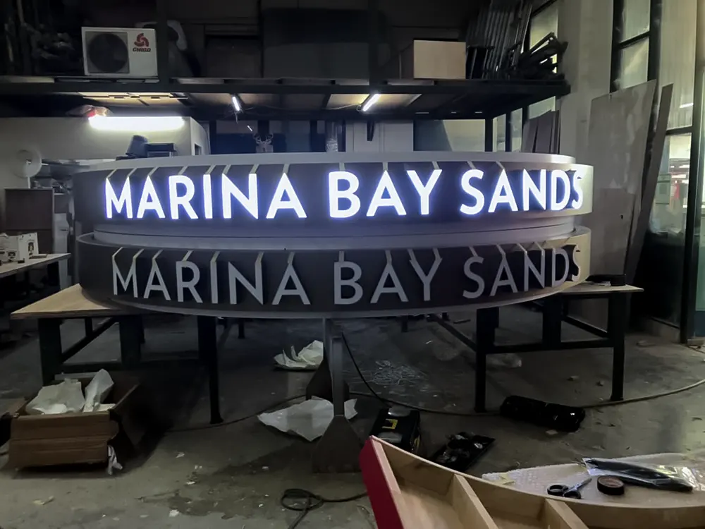 <span  class="uc_style_uc_tiles_grid_image_elementor_uc_items_attribute_title" style="color:#ffffff;">mbs-christmas-058</span>