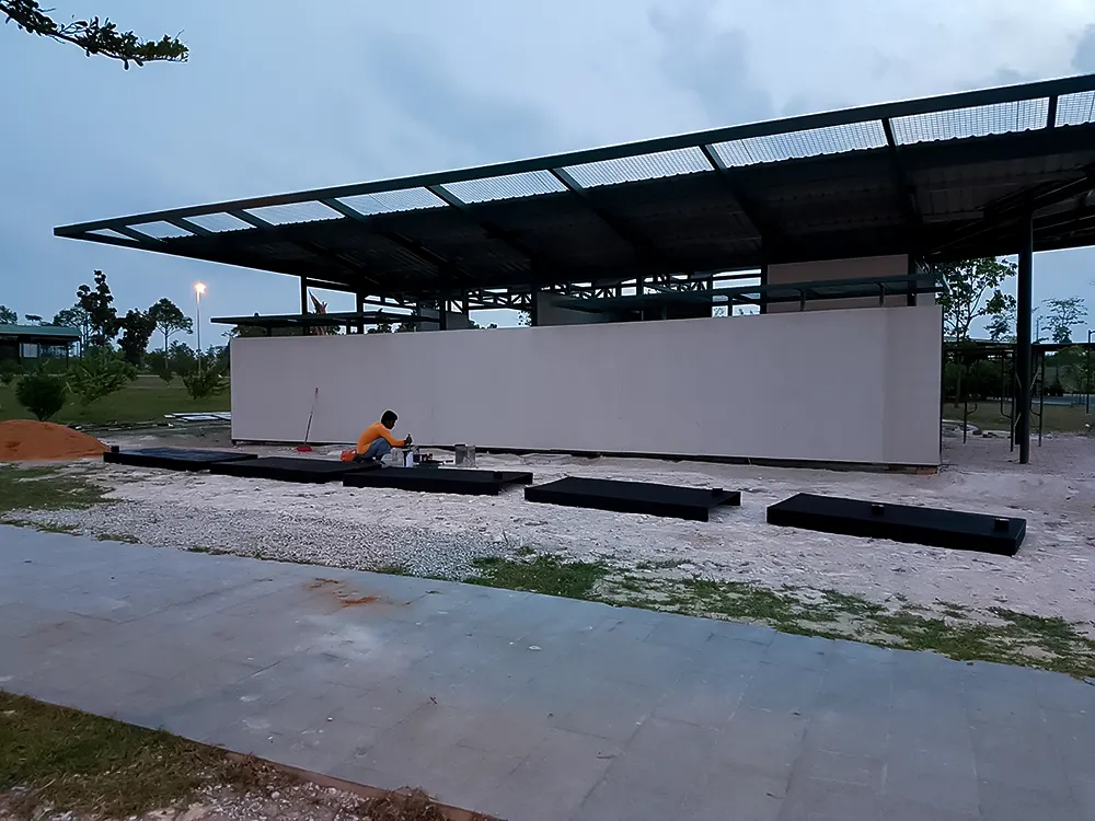 <span  class="uc_style_uc_tiles_grid_image_elementor_uc_items_attribute_title" style="color:#ffffff;">medini-iskandar-002</span>