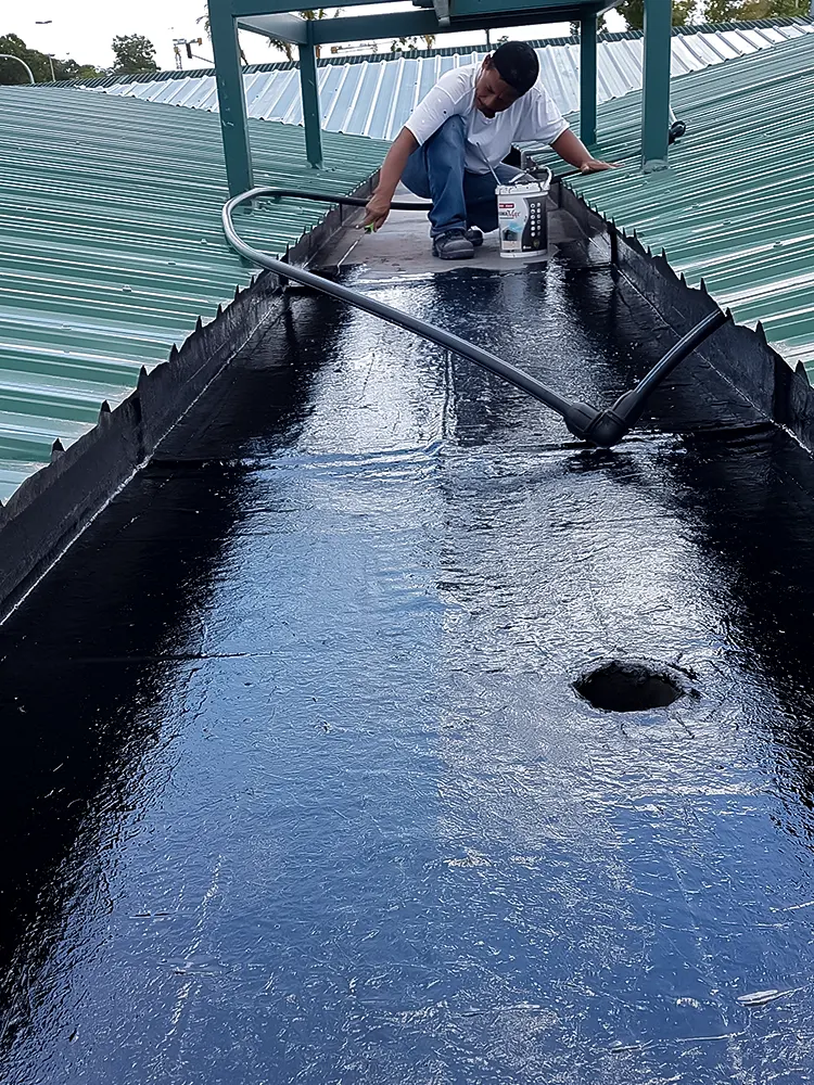 <span  class="uc_style_uc_tiles_grid_image_elementor_uc_items_attribute_title" style="color:#ffffff;">medini-iskandar-008</span>