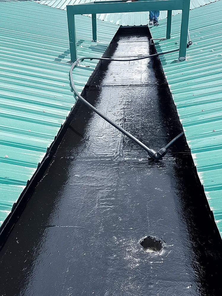 <span  class="uc_style_uc_tiles_grid_image_elementor_uc_items_attribute_title" style="color:#ffffff;">medini-iskandar-010</span>