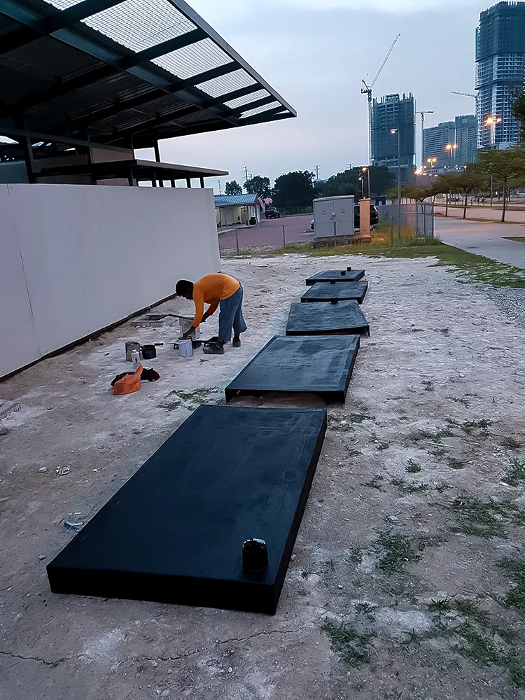 <span  class="uc_style_uc_tiles_grid_image_elementor_uc_items_attribute_title" style="color:#ffffff;">medini-iskandar-012</span>