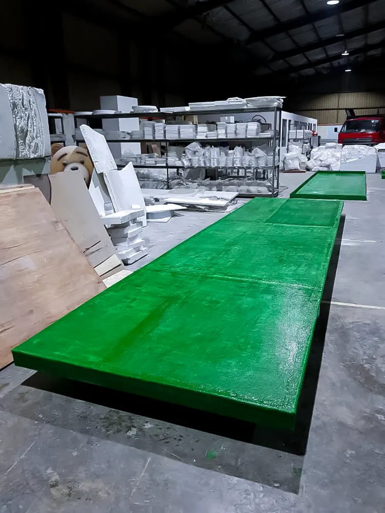 <span  class="uc_style_uc_tiles_grid_image_elementor_uc_items_attribute_title" style="color:#ffffff;">medini-iskandar-017</span>