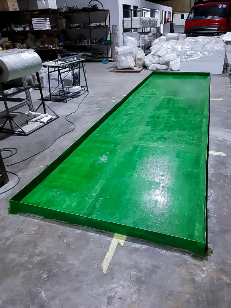 <span  class="uc_style_uc_tiles_grid_image_elementor_uc_items_attribute_title" style="color:#ffffff;">medini-iskandar-020</span>