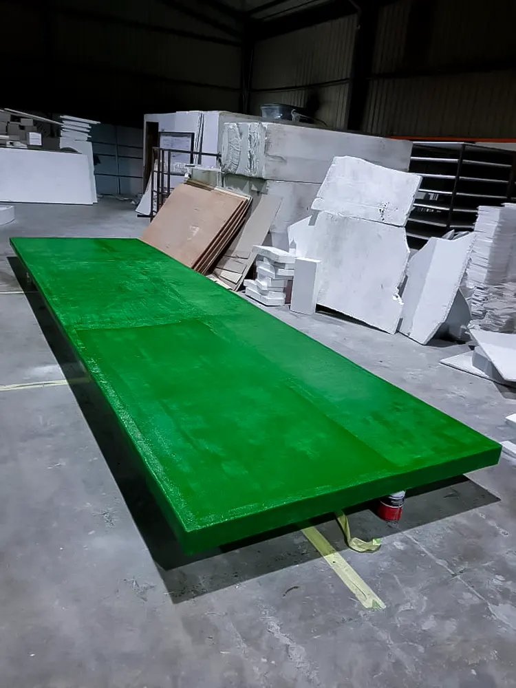 <span  class="uc_style_uc_tiles_grid_image_elementor_uc_items_attribute_title" style="color:#ffffff;">medini-iskandar-021</span>