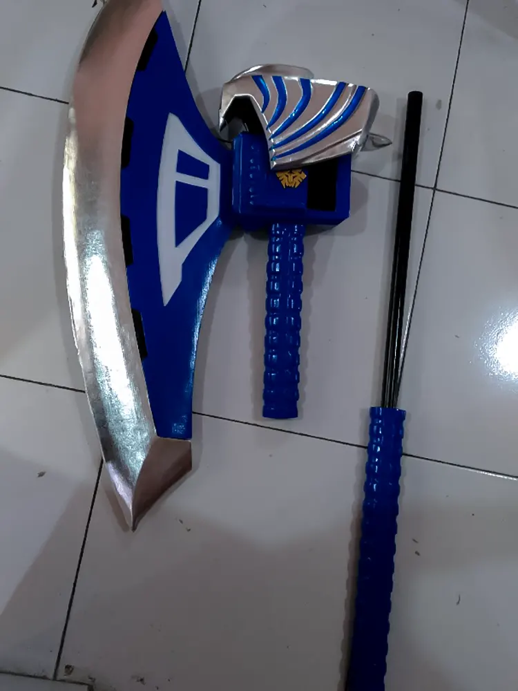 <span  class="uc_style_uc_tiles_grid_image_elementor_uc_items_attribute_title" style="color:#ffffff;">movie-prop-015</span>