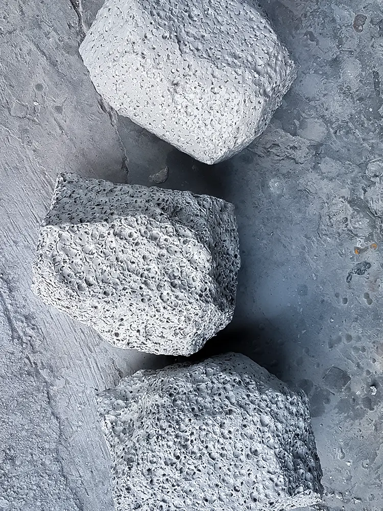 <span  class="uc_style_uc_tiles_grid_image_elementor_uc_items_attribute_title" style="color:#ffffff;">movie-prop-027</span>