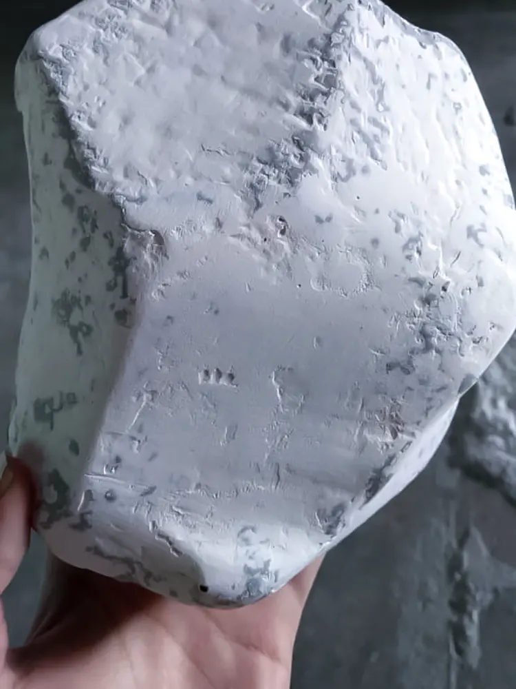 <span  class="uc_style_uc_tiles_grid_image_elementor_uc_items_attribute_title" style="color:#ffffff;">movie-prop-029</span>